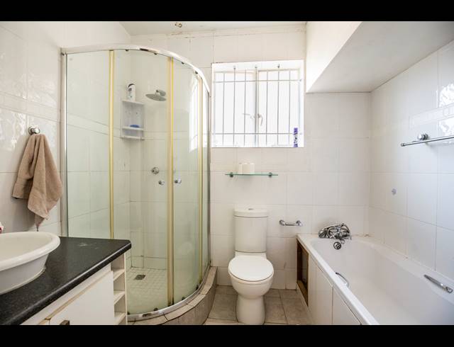 2.5 BEDROOM APARTMENT FOR SALE IN GLENWOOD